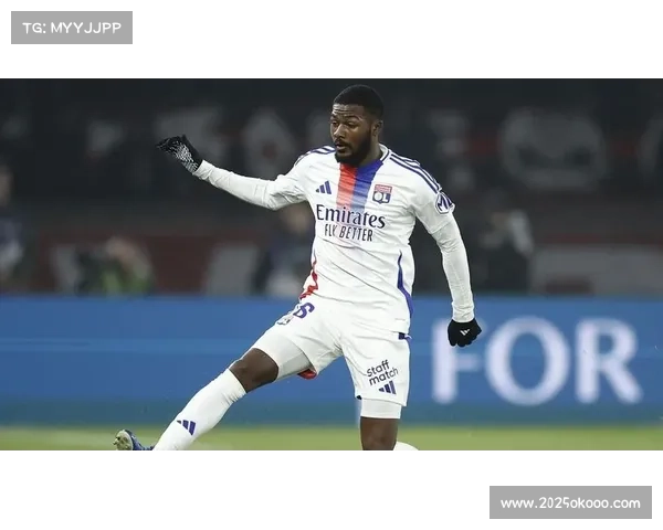 里昂签下巴黎后卫卡马拉,转会费500万欧元